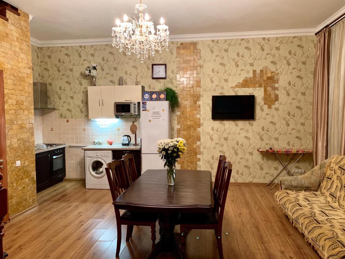Apartment On Zhukovskogo Odesa Exterior foto